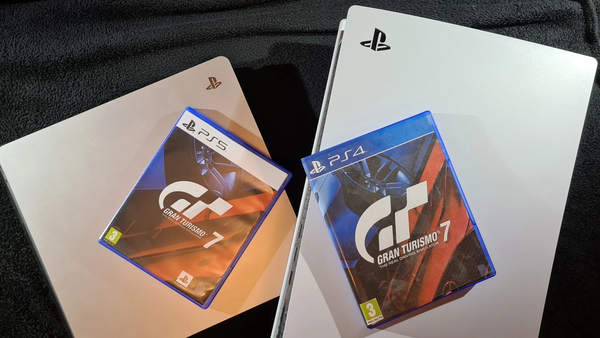 Gran Turismo 7 для PlayStation 4 будет поставляться сразу на двух дисках — игра очень большая