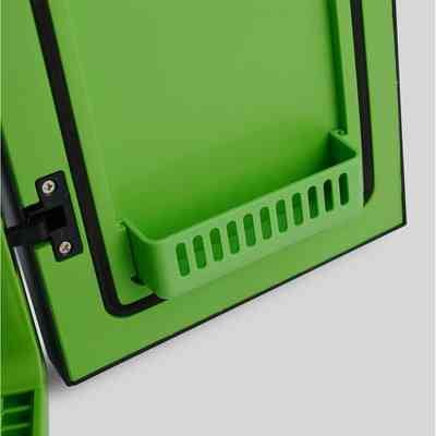 microsoft-has-introduced-a-mini-version-of-the-xbox-mini-fridge_7.jpg