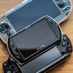 Запуск портативной консоли PlayStation Q Lite запланирован на ноябрь этого года